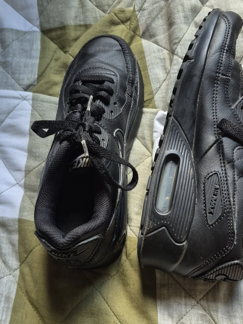 Nike Air Max Black Leather Sneakers Size 6 Or 4.5Y